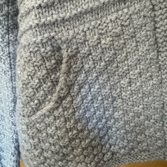 J. Crew Women’s Chunky Cabled Gray 100% Wool Button-Up Cardigan. - Picture 7 of 13